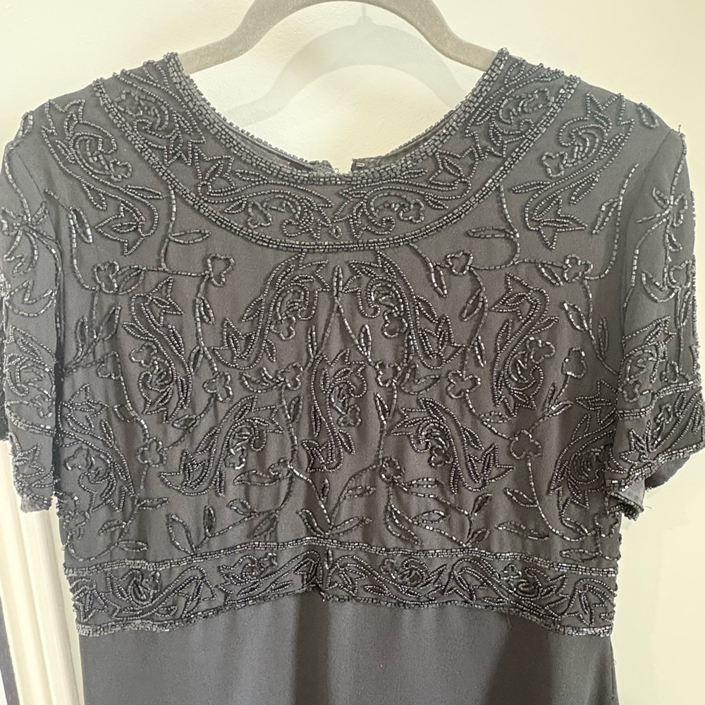 Elegant Black Beaded Dress - Picture 2 of 6